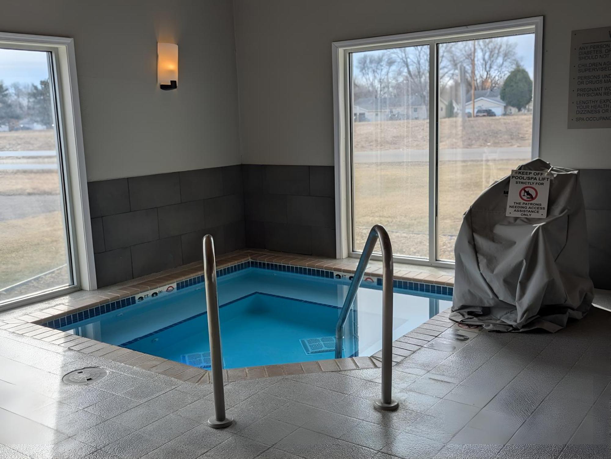 Country Inn & Suites By Radisson, Chippewa Falls, Wi Buitenkant foto